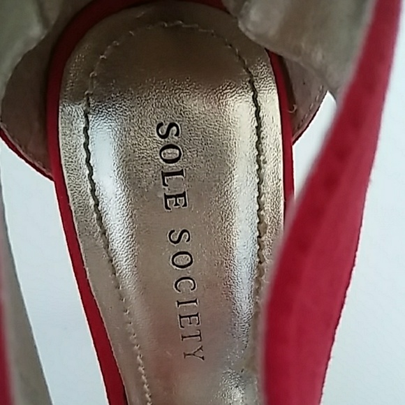 Sole Society Red Gold Valerie High Heel Pumps Sz 6 - Picture 8 of 8